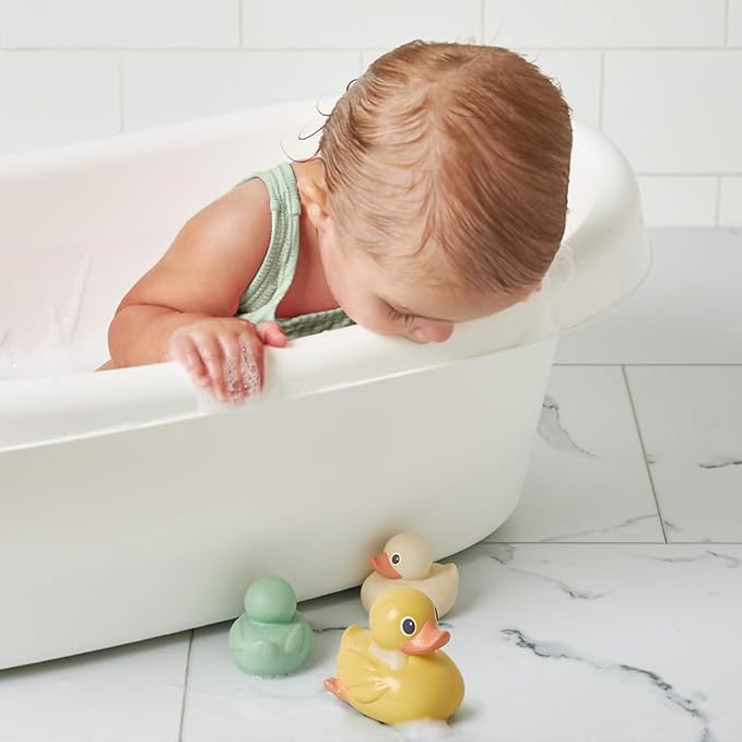 Itzy Ritzy Ducky Family – 3-Piece Floating Bath Toy Set with Watertight Design; Soft, Squeezable Ducks Designed for Ages 6 Months and Up (Ducks)