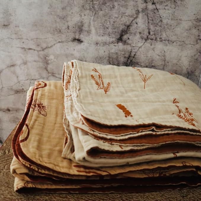 Leyl&Ari Basic Toddler Blanket | Organic Cotton Reversable Toddler Crib Blanket | Gender Neutral (Caramel/Neutral)