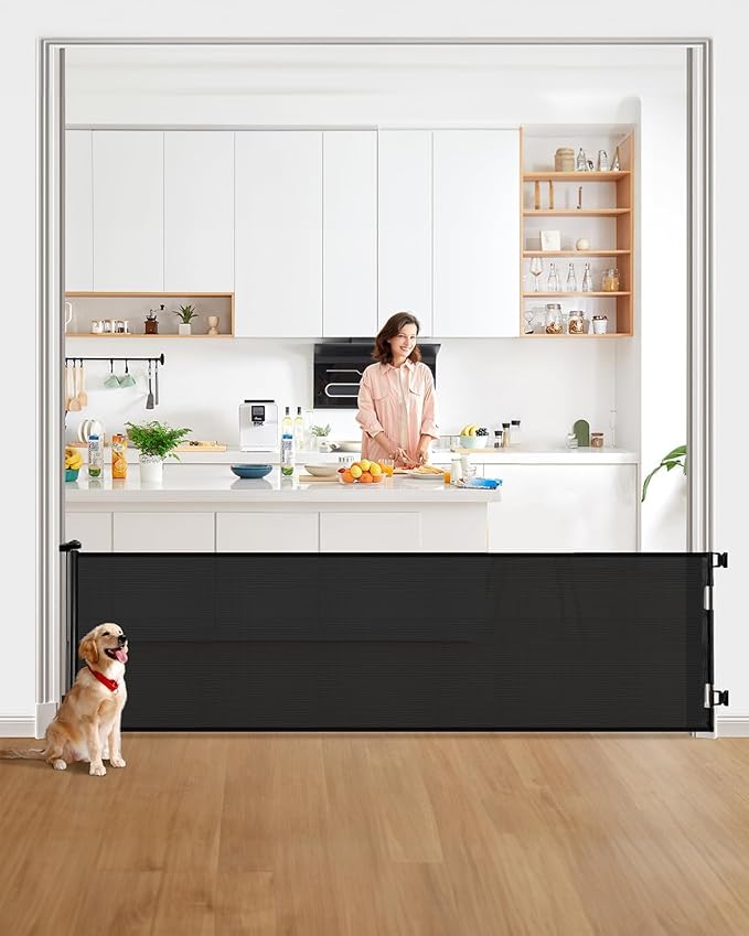 Retractable Baby Gate for Stairs – 33.6” Height, Expands up to 118” Width – Safety Gate for Infants, Toddlers, Dogs & Pets – Easy Install, Secure Closure, Black Mesh Design for Indoor & Outdoor Use