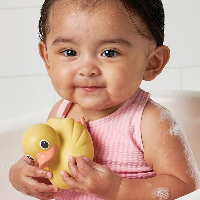 Itzy Ritzy Ducky Family – 3-Piece Floating Bath Toy Set with Watertight Design; Soft, Squeezable Ducks Designed for Ages 6 Months and Up (Ducks)