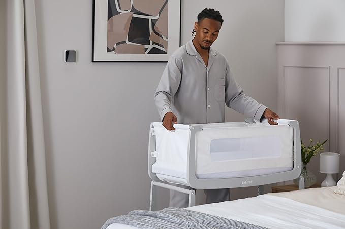 SnuzPod 4 Rocking Baby Bassinet Bedside Sleeper - Lightweight, Portable Bedside Bassinet, Lift Off Crib, Zip Down Wall, 3D Breathable Mattress, 6 Height Settings and Comfort Incline Mode, Dove