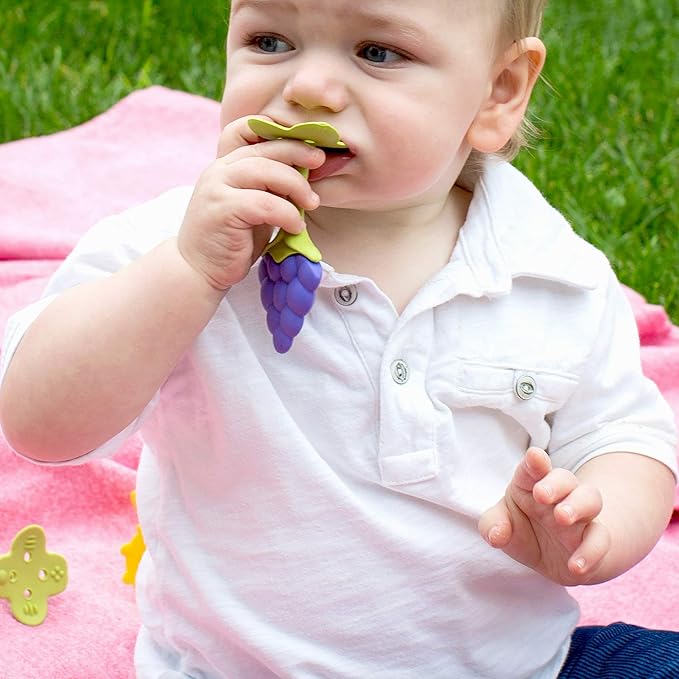 Innobaby Original Teethin Smart EZ Grip Fruit Teether and Sensory Toy for Babies and Toddlers in Apple. BPA Free Teether
