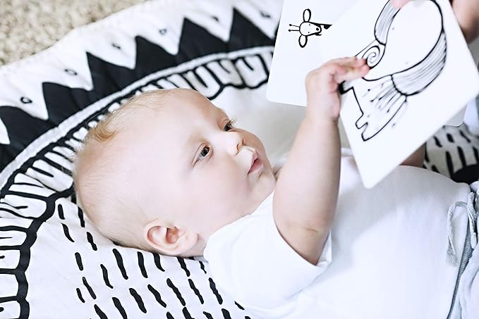Wee Gallery Art Cards for Baby, Durable High Contrast Black and White Animal Flashcards for Newborns, Brain Development, Sensory Toys, Tummy Time Essentials for Infant and Toddler - Safari Animals