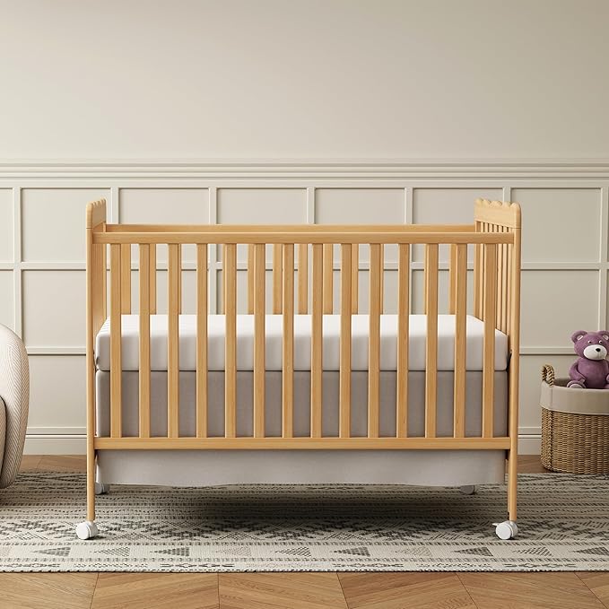4 in 1 Convertible Baby Crib, Wooden Nursery Cribs Converts into Toddler Bed and Daybed, 3 Adjustable Base, Non-Toxic Finishes, Removable Wheels (Natural)