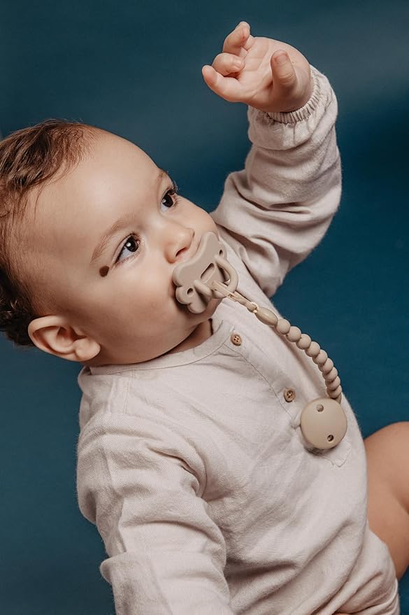 Suavinex Color Essence Silicone Baby Pacifier Clip, Single Piece 100% Soft Silicone Chain, Baby Accessories and Essentials, Designed in Spain (Irish Cream)