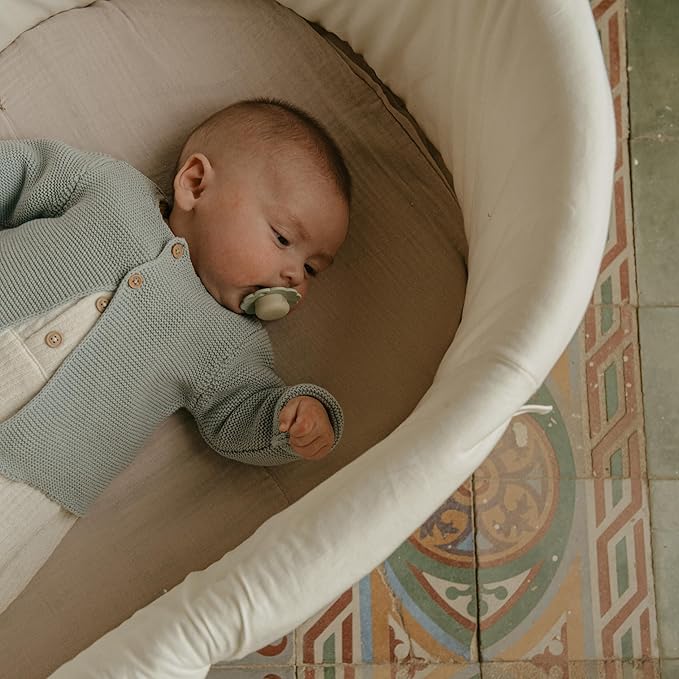 Suavinex Wonder Baby Pacifier, SX Pro Silicone Nipple, Reversible, Non Irritating Shield Design, 2Pk Pacifiers 6-18 Months, Made in Europe, Lake/Green