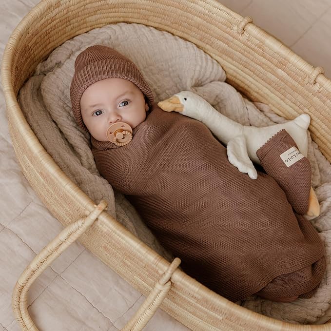 Luxe Collection 100% Organic Luxury Knit Baby Blanket + Hat Set (Milk Chocolate)