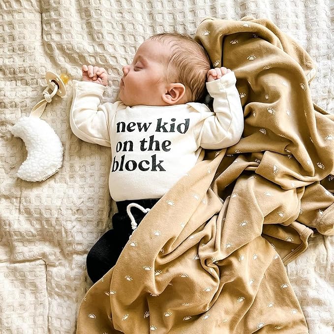 Ali+Oli Plush Muslin Cotton Pacifier Holder (Moon-Ivory) Soft Binky Holder for Babies, Plush Holder for Pacifiers, Cute Baby Binkies Plush Holder, Pacifier Holder for Baby Boys & Girls