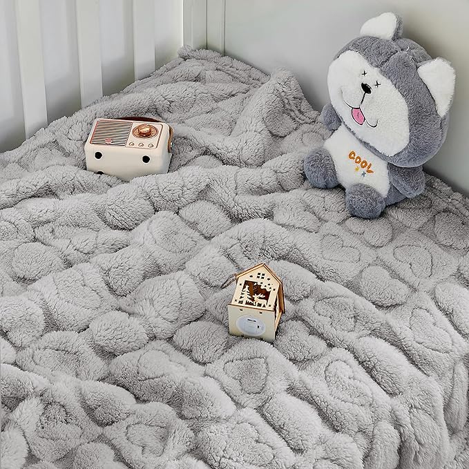 Yurhap Fleece Baby Blanket Heart Checkered, Ultra Soft Cozy Baby Blankets for Boys Girls, Fluffy Infant Toddler Newborn Receiving Gifts for Crib Stroller 30"x40" (Silver Grey)