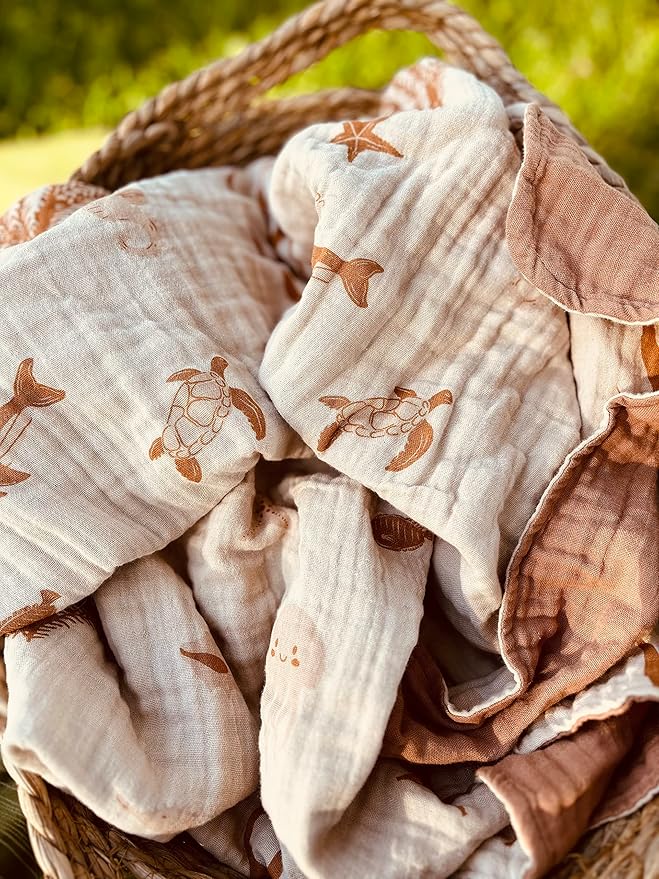 Leyl&Ari Basic Toddler Blanket | Organic Cotton Reversable Toddler Crib Blanket | Gender Neutral (Under The sea Friends)