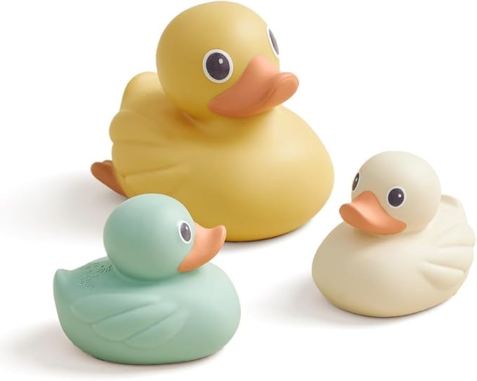 Itzy Ritzy Ducky Family – 3-Piece Floating Bath Toy Set with Watertight Design; Soft, Squeezable Ducks Designed for Ages 6 Months and Up (Ducks)
