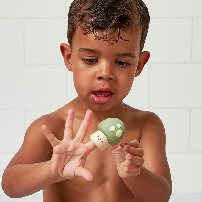 Itzy Ritzy Finger Puppet Bath Toy Set– 5-Piece Set Includes 4 Soft Finger Puppets & 1 Water-Squirting Bath Toy – Fun Characters Offer Interactive & Imaginative Play – for 6 Months and Up - Multicolor