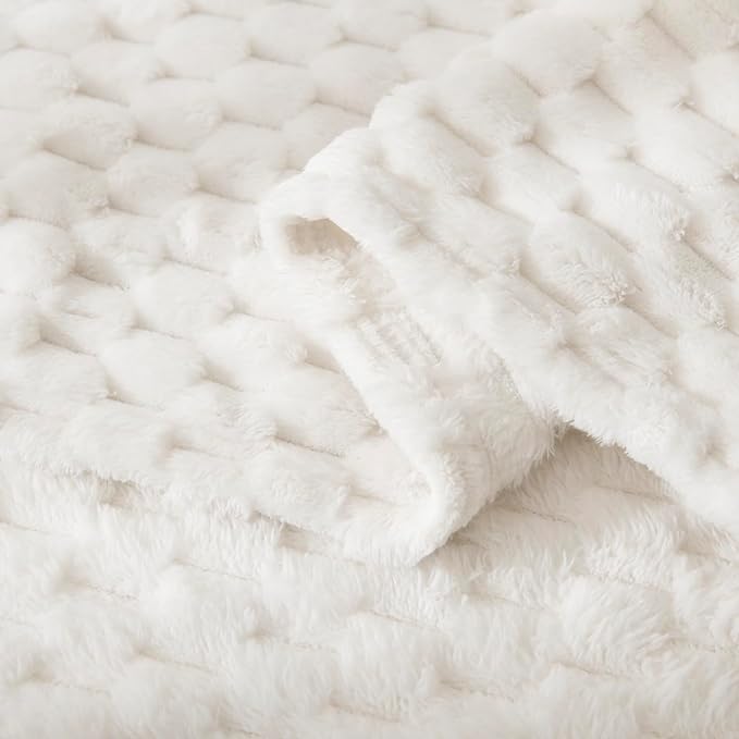 HOMRITAR Flannel Fleece Fluffy Fuzzy Blanket for Baby 3D Jacquard Soft Warm Plush Bed Blankets for Home Decor, Toddler Infant or Newborn Receiving Blanket (30 x 40 Inch, Cream)
