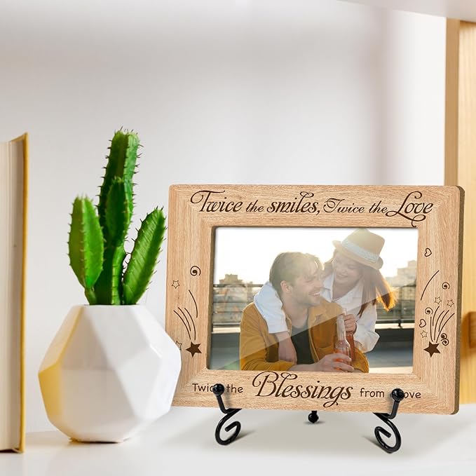 Twins Photo Frame, Wooden Photo Frame with Stand, Twins Gifts for Babies, Twins Gifts for Mom Sister Bestie, Home Office Desk Decor Photo Frame Tabletop Display -xk36