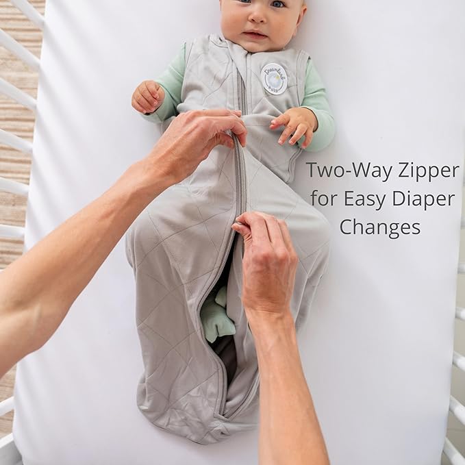Dreamland Baby Lightweight Viscose Sleep Sack (0-6 months). 1.0 TOG Ultra Soft Blanket w/ 2-Way Zipper. 95% Viscose, 5% Spandex (White with Grey Stars)