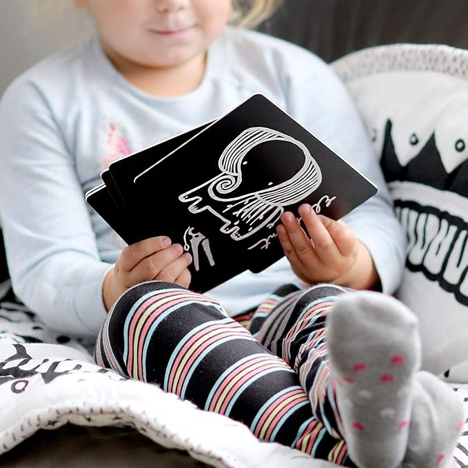 Wee Gallery Art Cards for Baby, Durable High Contrast Black and White Animal Flashcards for Newborns, Brain Development, Sensory Toys, Tummy Time Essentials for Infant and Toddler - Safari Animals