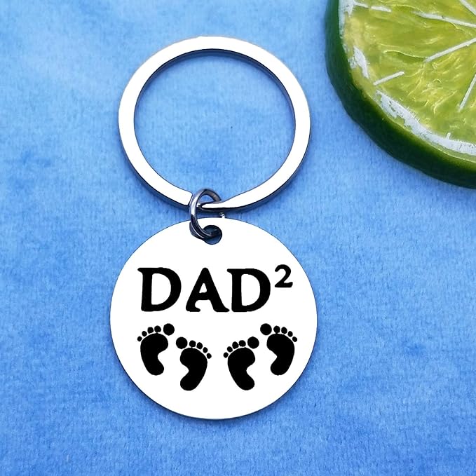 Twins Dad Keychain Fathers Day Keyring for Twins Dad Pregnancy Announcement Gifts Baby Announcement Keyring Daddy to Be Gifts Christmas Birthday Present for Papa Father Thanksgiving Day