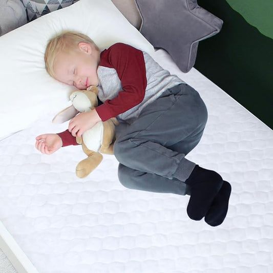 Hygge Sheets® Potty Training Pee Pads for Kids, Toddlers - 100% Waterproof, Non Slip Bed Wetting Pad for Twin Beds - Washable, Reusable Mattress & Sheet Protector - White