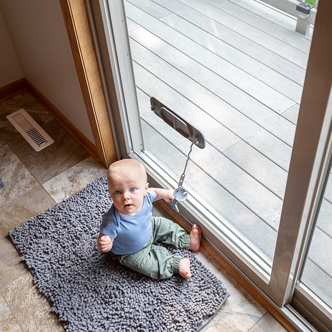 BUSY BABY Silicone Mini Mat - New and Improved Suction Cups, 2 Straps to Secure Baby Essentials, Self Feeding, Baby Led Weaning, Travel Wet Bag Included (Spearmint Mini)