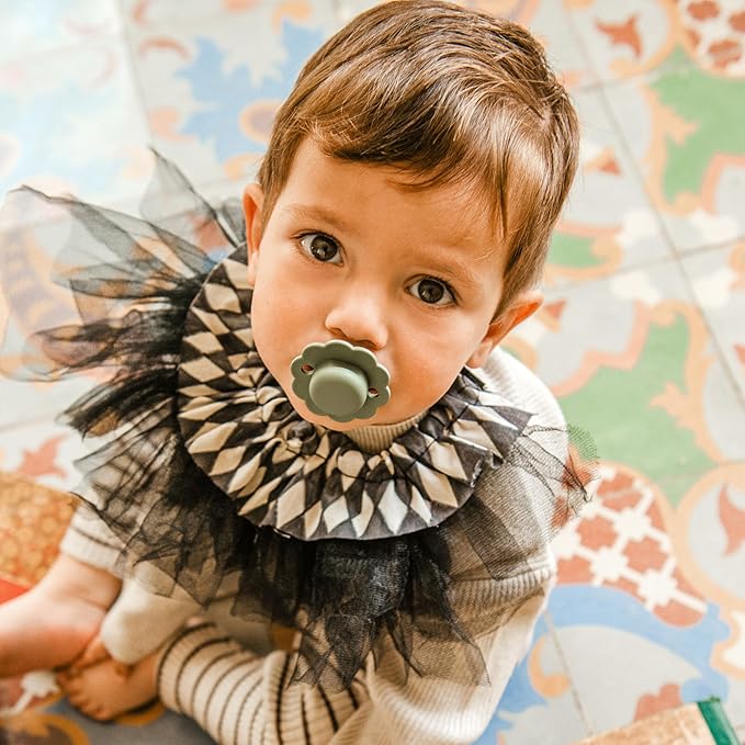 Suavinex Wonder Baby Pacifier, SX Pro Silicone Nipple, Reversible, Non Irritating Shield Design, 2Pk Pacifiers 6-18 Months, Made in Europe, Lake/Green