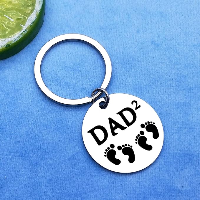 Twins Dad Keychain Fathers Day Keyring for Twins Dad Pregnancy Announcement Gifts Baby Announcement Keyring Daddy to Be Gifts Christmas Birthday Present for Papa Father Thanksgiving Day