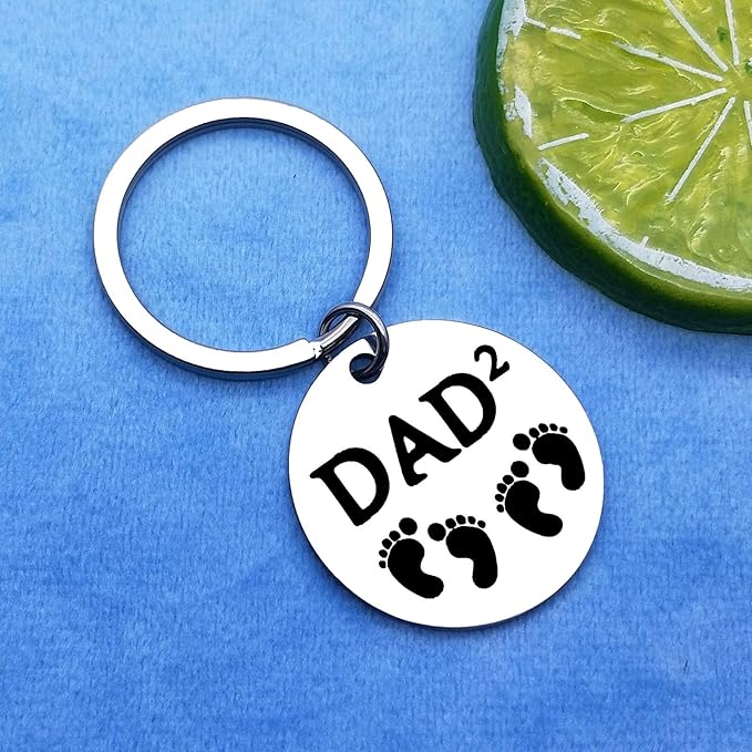 Twins Dad Keychain Fathers Day Keyring for Twins Dad Pregnancy Announcement Gifts Baby Announcement Keyring Daddy to Be Gifts Christmas Birthday Present for Papa Father Thanksgiving Day