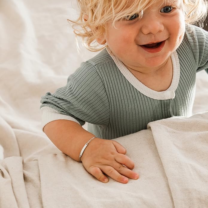 Baby Name Bar ID Bracelet Gold Plated Personalized Baby Gifts 16k Gold Dainty Hand Stamp Customized Newborn to Children First Birthday Great Gift