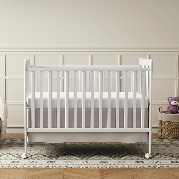 4 in 1 Convertible Baby Crib, Wooden Nursery Cribs Converts into Toddler Bed and Daybed, 3 Adjustable Base, Non-Toxic Finishes, Removable Wheels (White)