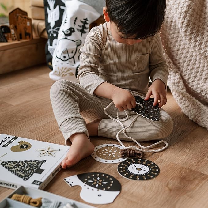 Wee Gallery Holiday Lacing Cards, Sewing Board and Travel Game for Toddlers and Preschoolers, Fine Motor Skills Toy, Montessori-Inspired Educational Kids Craft Activity for Ages 3+