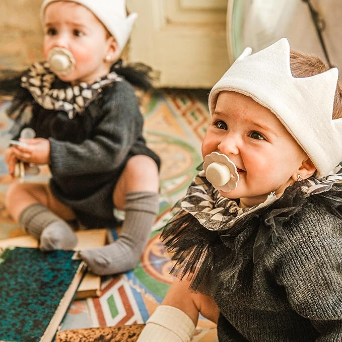 Suavinex Wonder Baby Pacifier, SX Pro Silicone Nipple, Reversible, Non Irritating Shield Design, 2 Pk Pacifiers 0-6 Months, Made in Europe, Aqua/Blue